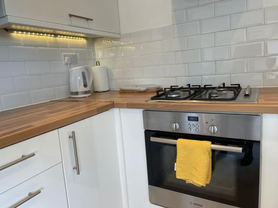Entire Ground Floor Apartment In Watford Watford (Hertfordshire) Exterior foto
